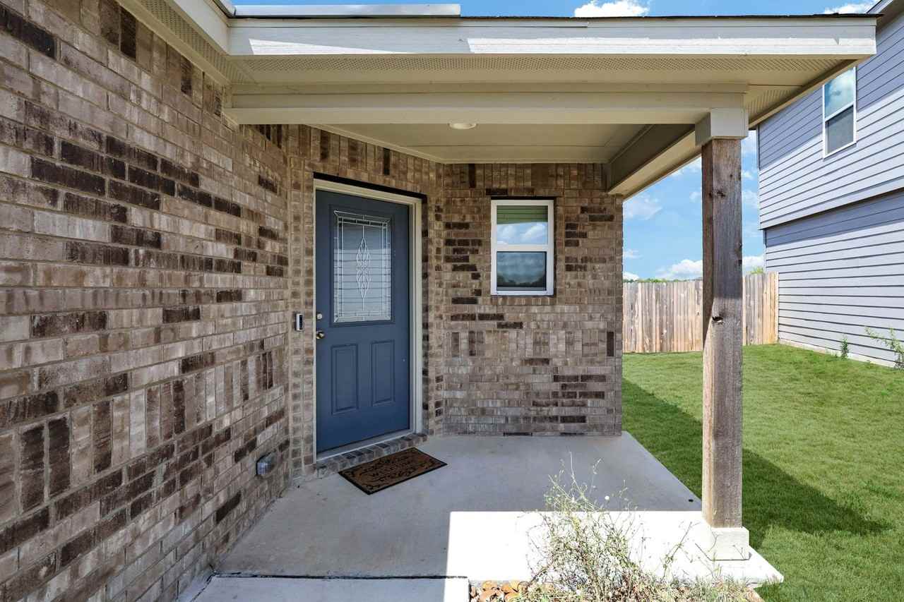 6023 Macdona Rdg - Photo 3 of 27