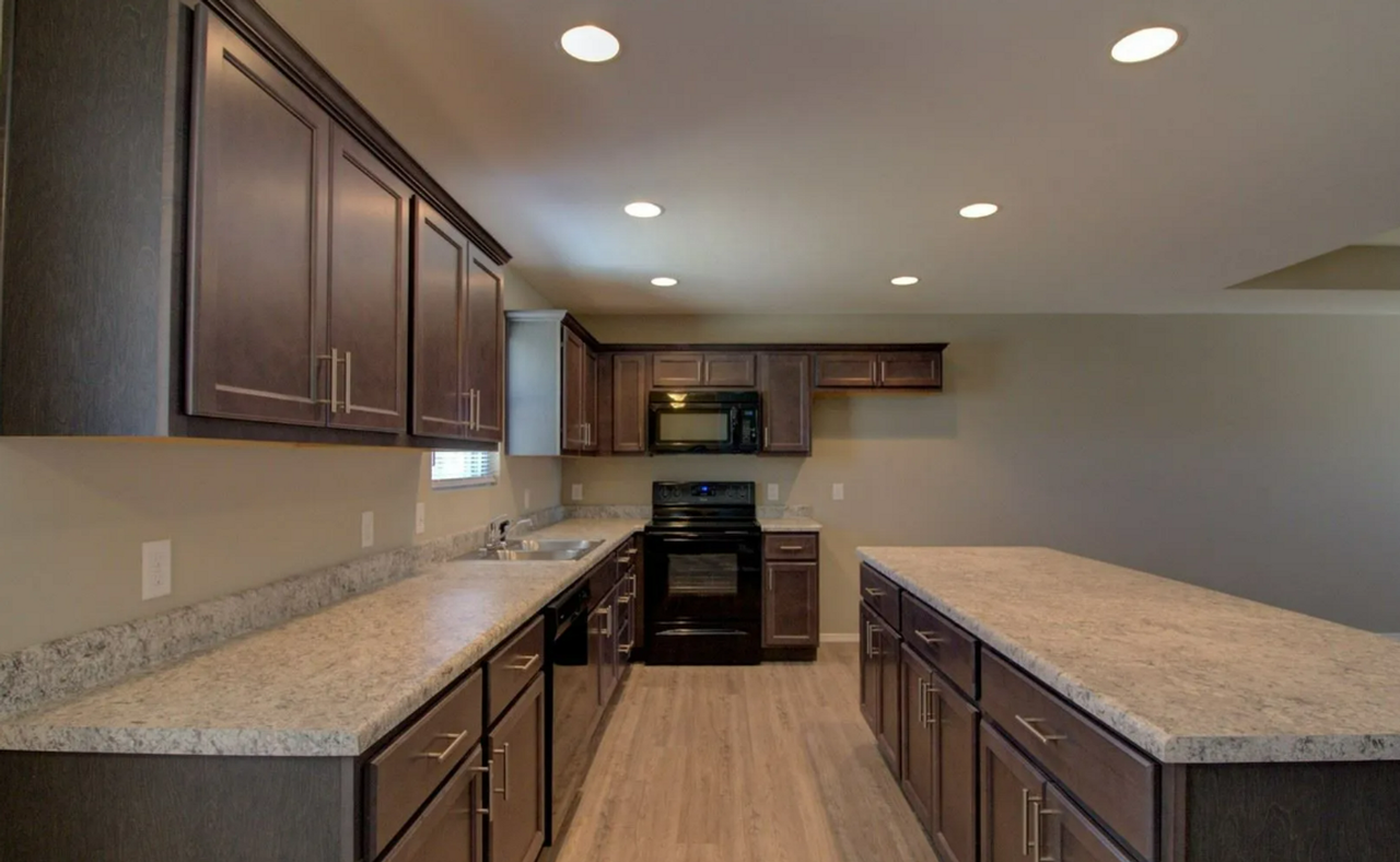 5462 S Main St - Photo 4 of 17