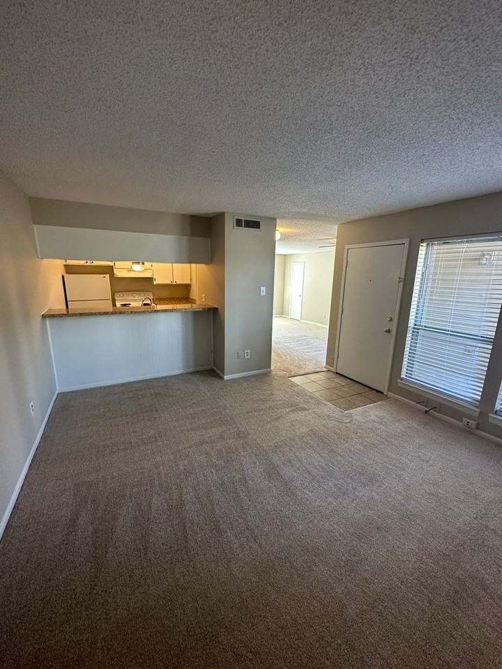 6687 Whispering Oak Pl - Photo 2 of 8