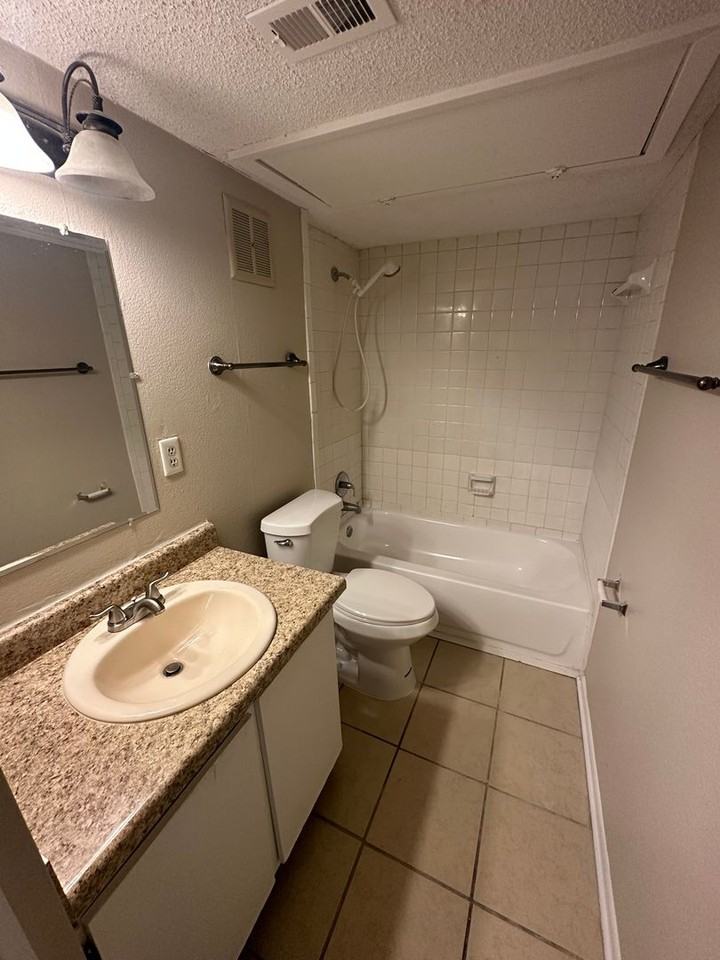 6687 Whispering Oak Pl - Photo 6 of 8