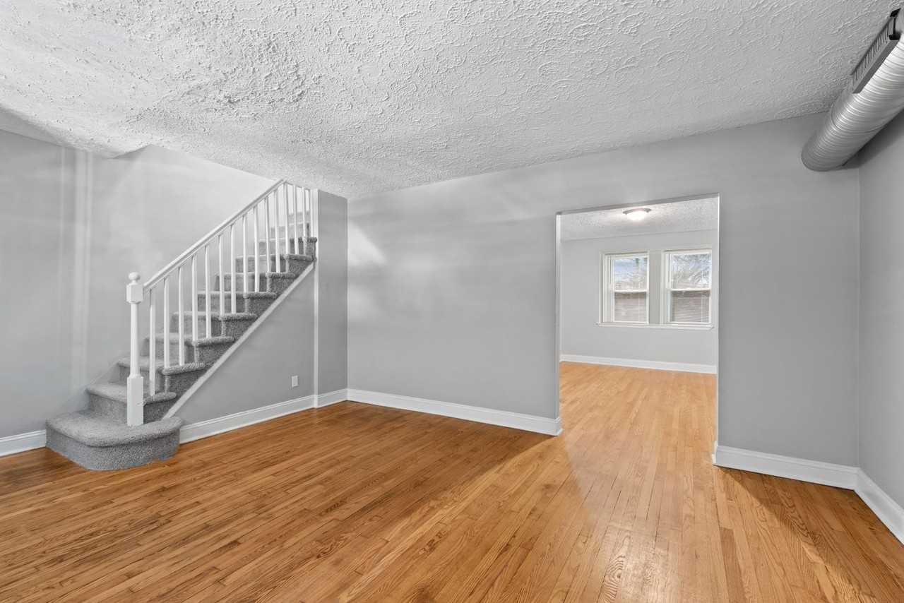 4015 Biddison Lane - Photo 3 of 23