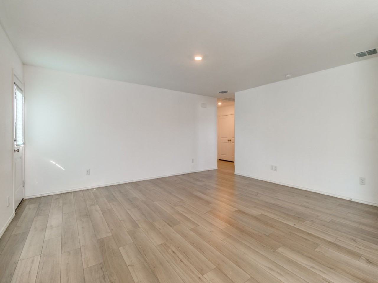 3112 Coyote Way - Photo 3 of 22