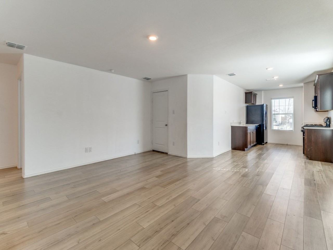 3112 Coyote Way - Photo 4 of 22