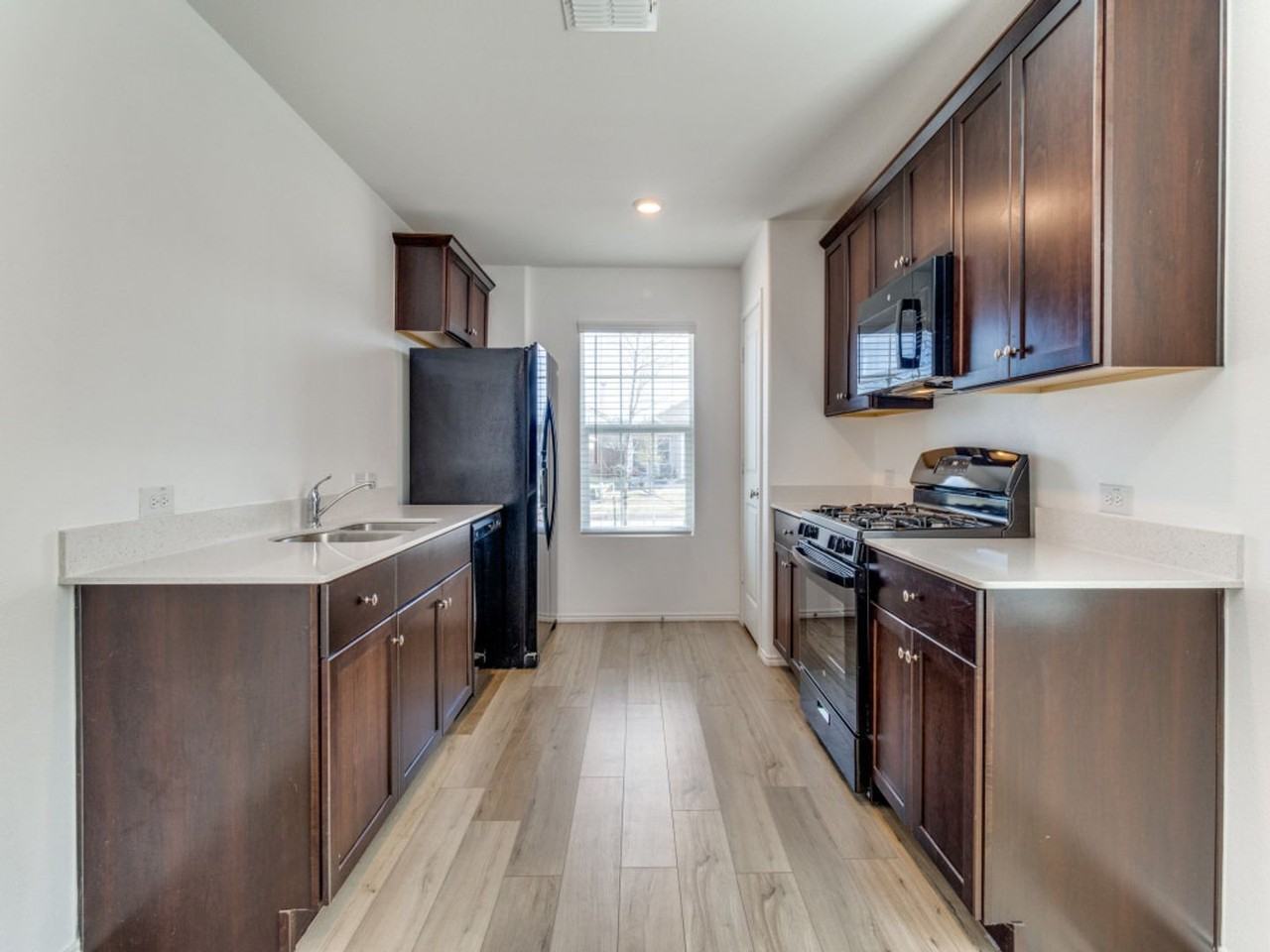 3112 Coyote Way - Photo 6 of 22