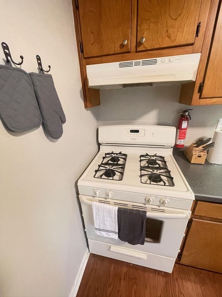 Meadowview Dr - Photo 4 of 13