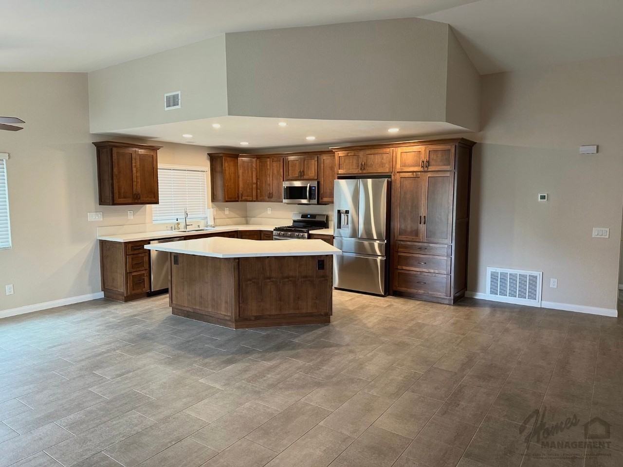 610 Sunset Ct - Photo 2 of 21