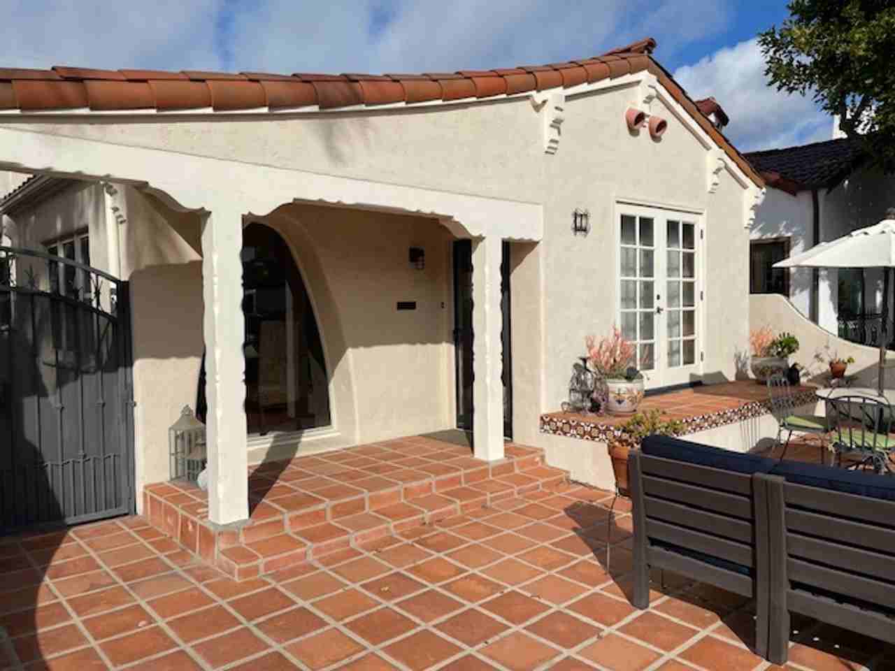 57 Saint Joseph Ave - Photo 2 of 36