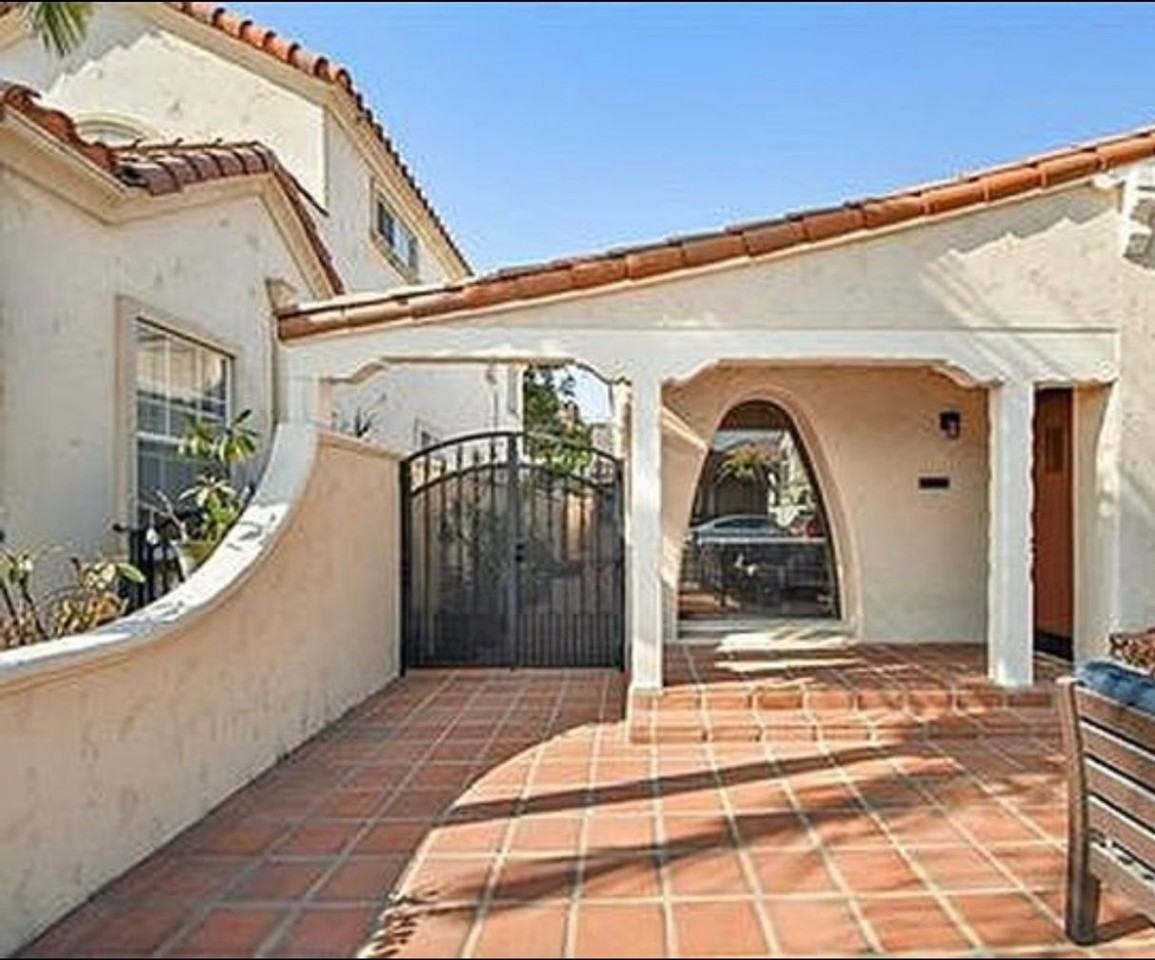 57 Saint Joseph Ave - Photo 3 of 36