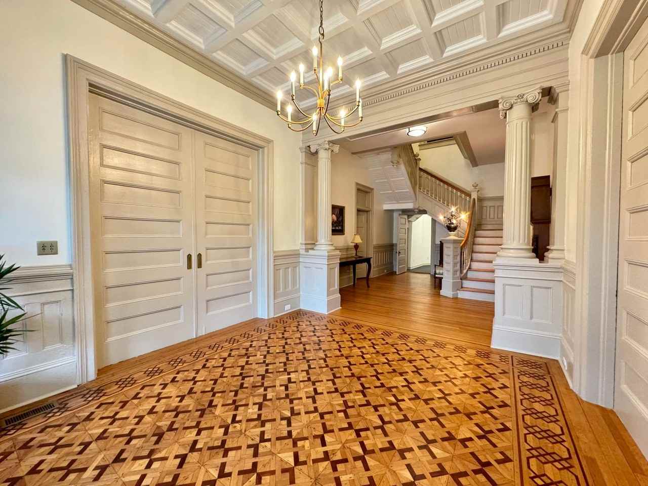 1319 North Main Street - Photo 3 of 18