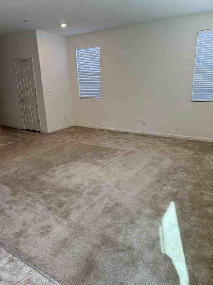 5268 Kankakee Dr - Photo 3 of 27