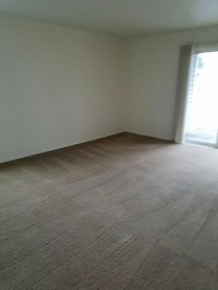 Dearborn Square Apartments - Photo 2 of 8