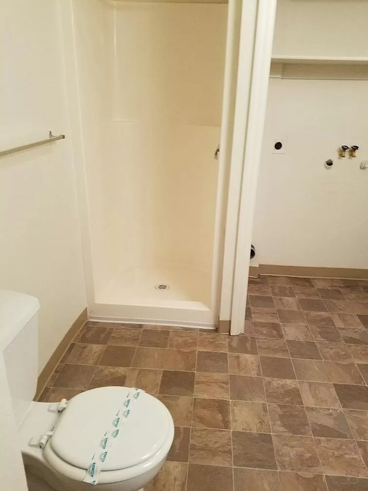 Dearborn Square Apartments - Photo 5 of 8