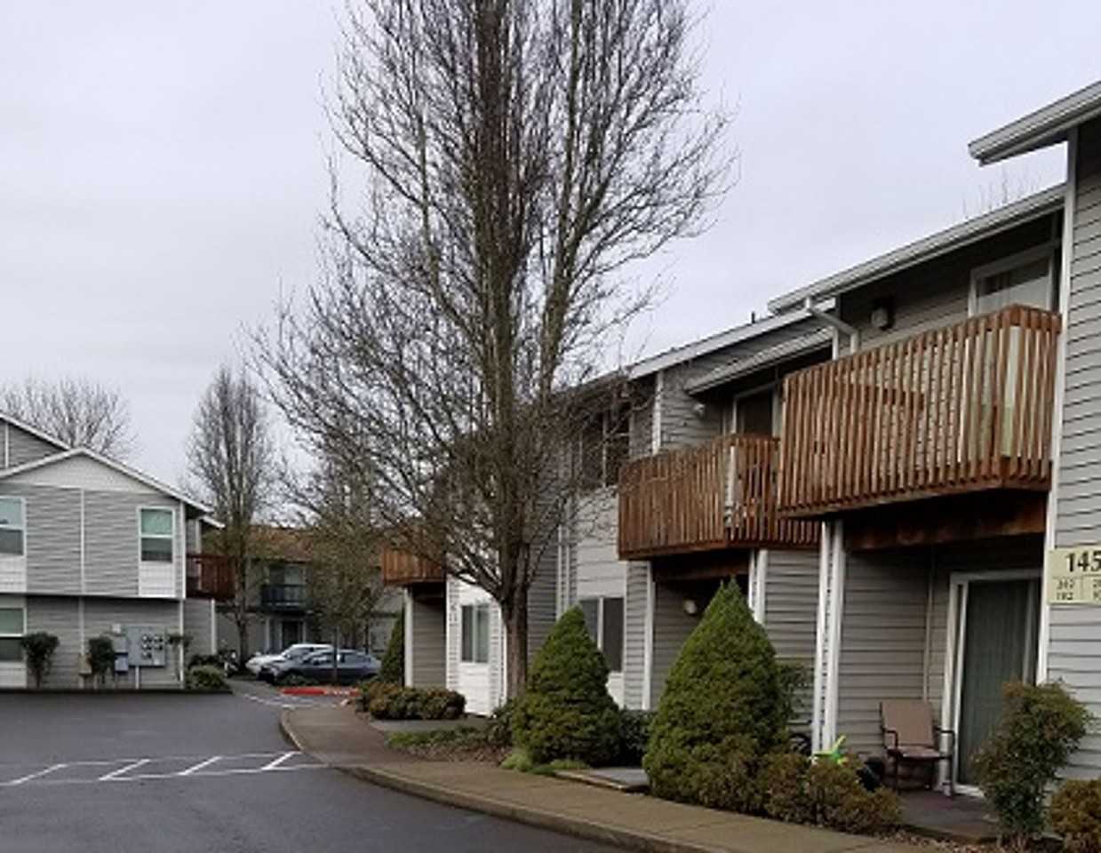 Dearborn Square Apartments - Photo 7 of 8