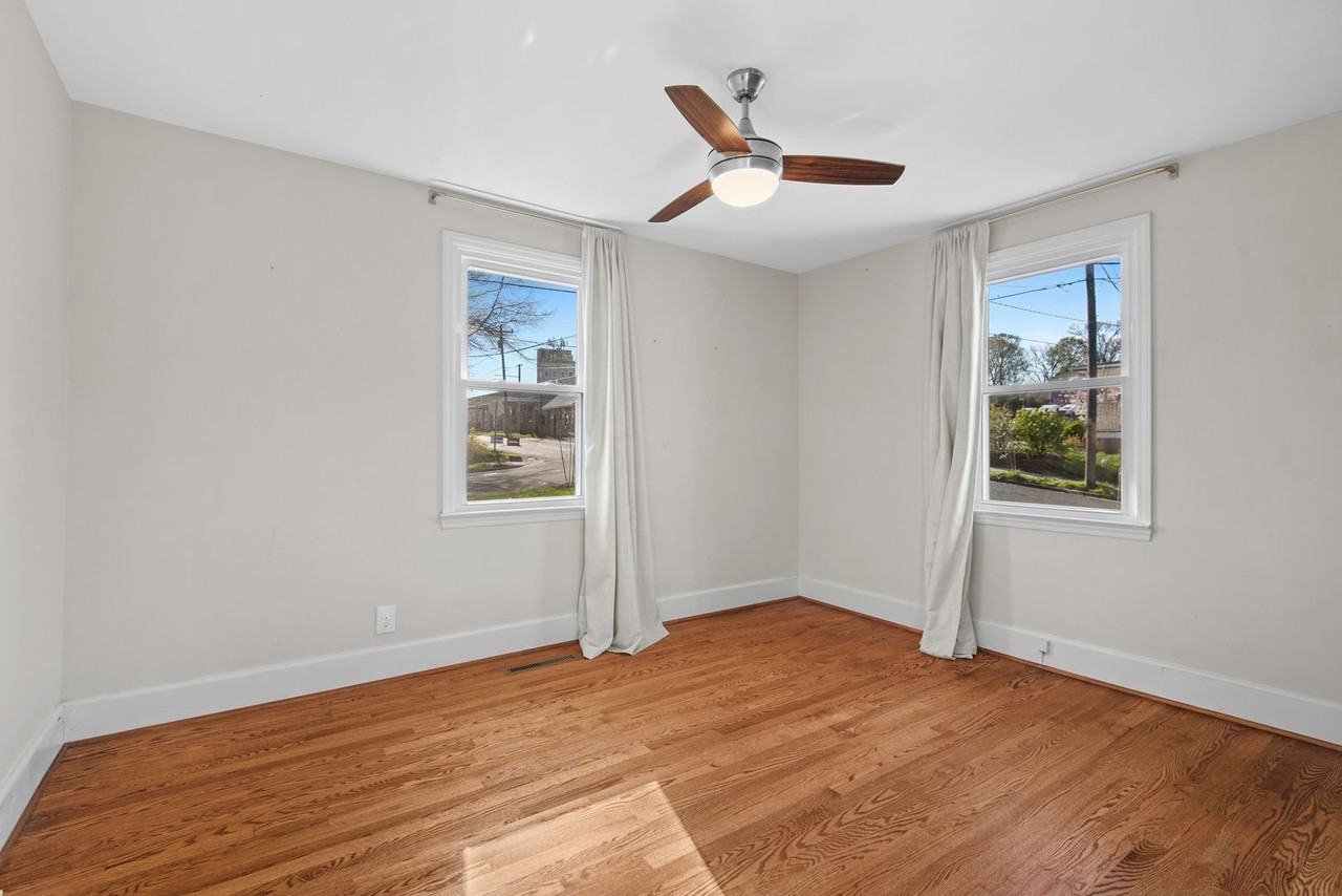 601 N Elizabeth St - Photo 5 of 22