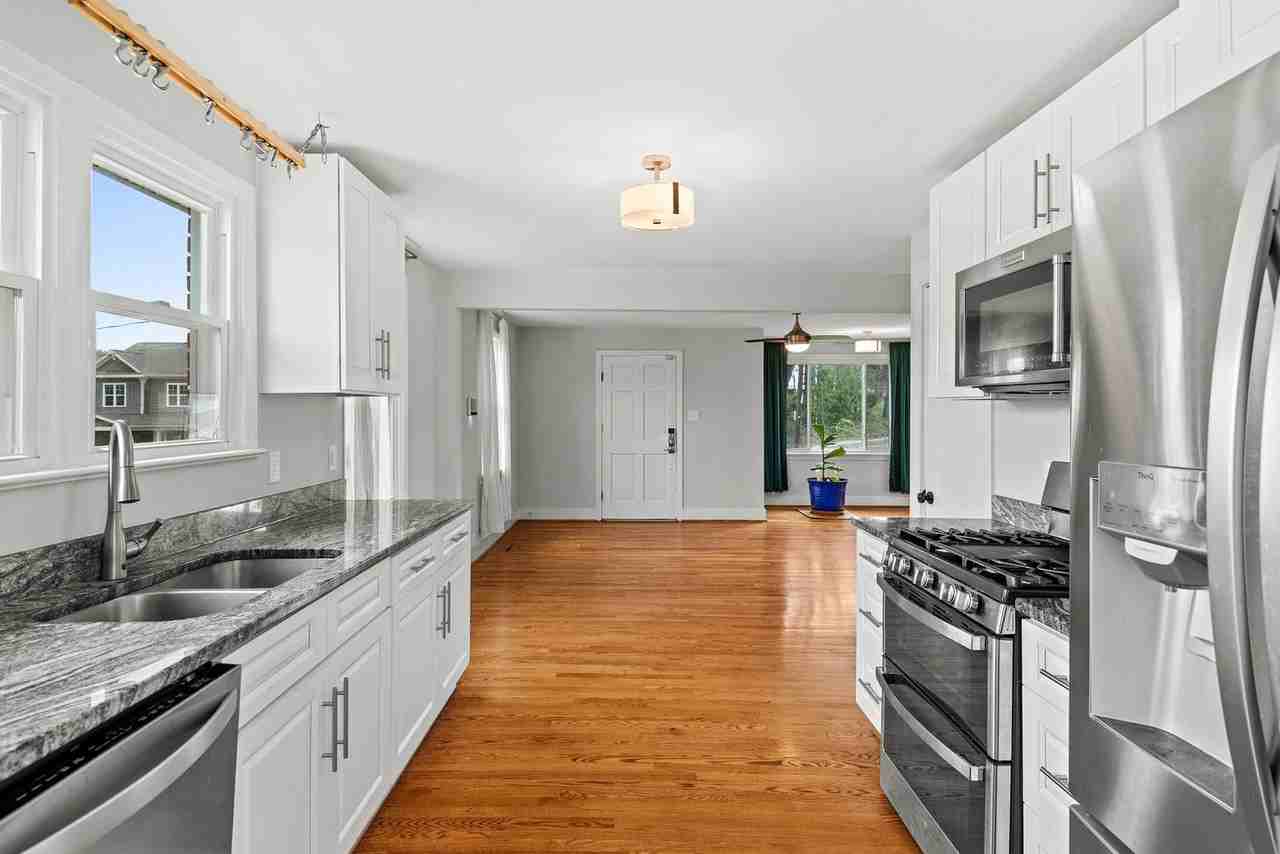 601 N Elizabeth St - Photo 2 of 22