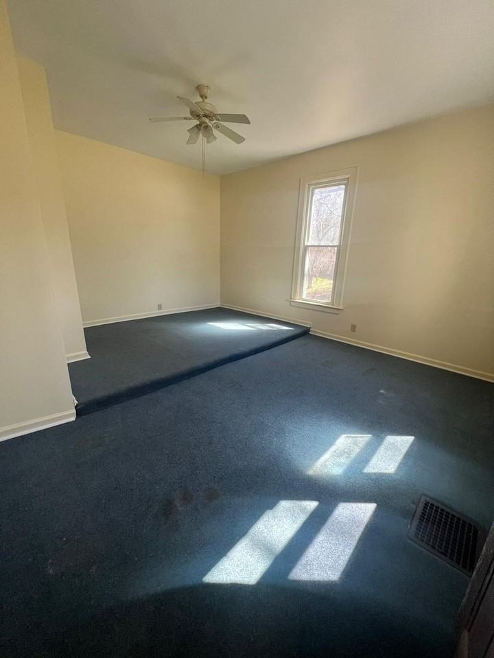 1229 Blandy Ave - Photo 2 of 14