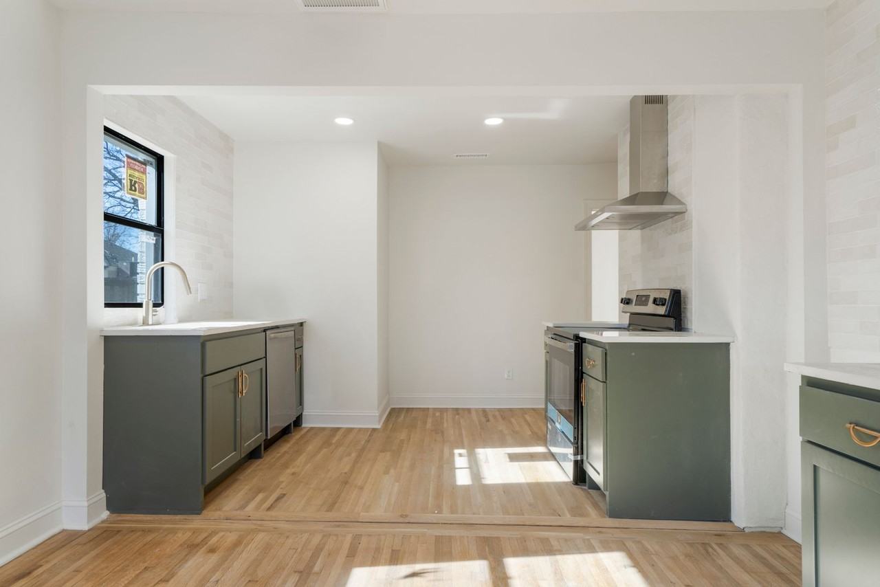 1340 S Florence Ave - Photo 3 of 8