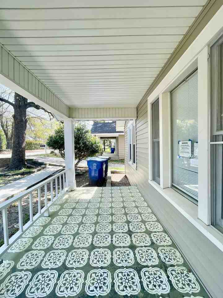 1504 Charlton St - Photo 2 of 24