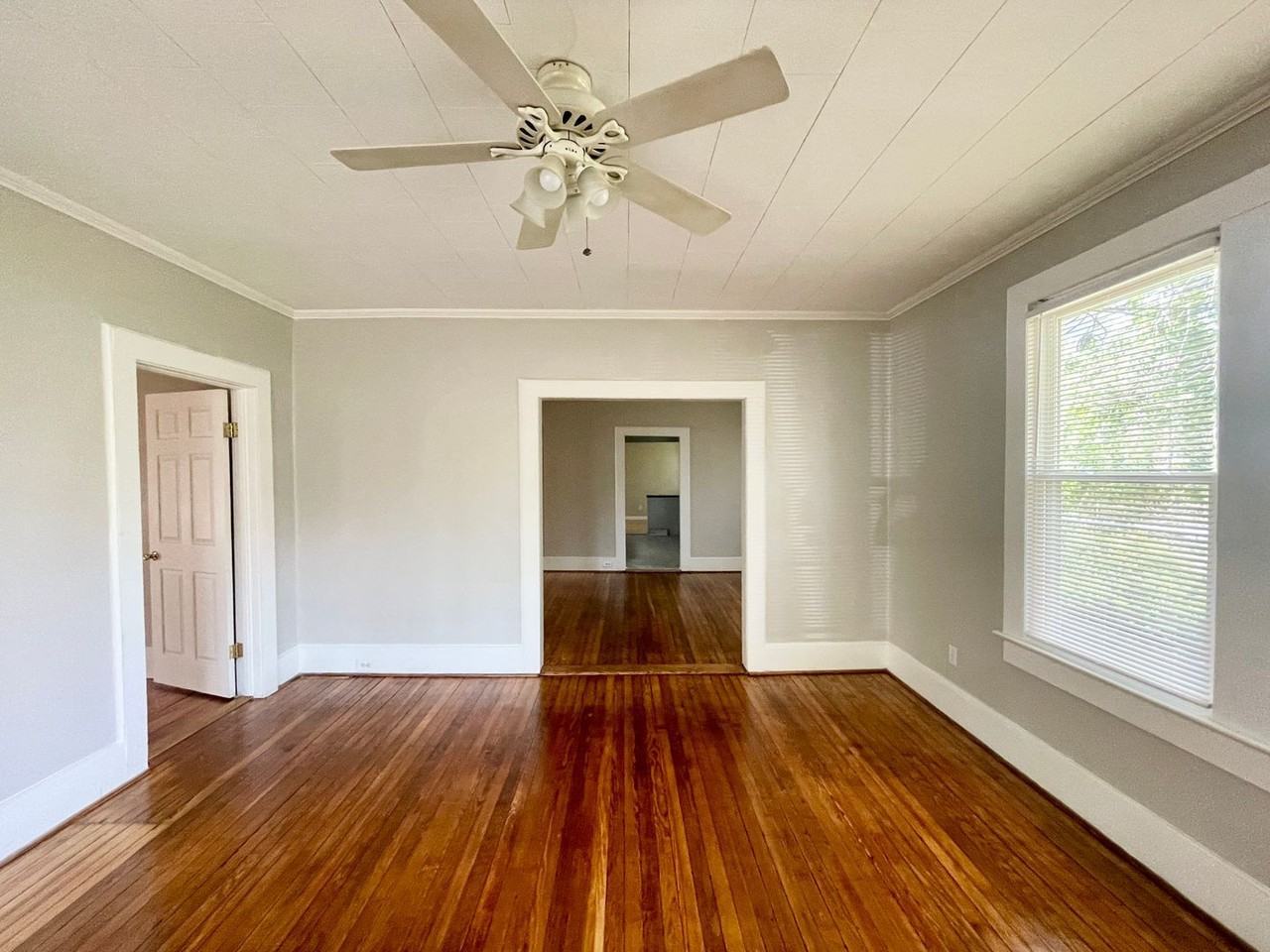 1504 Charlton St - Photo 4 of 24