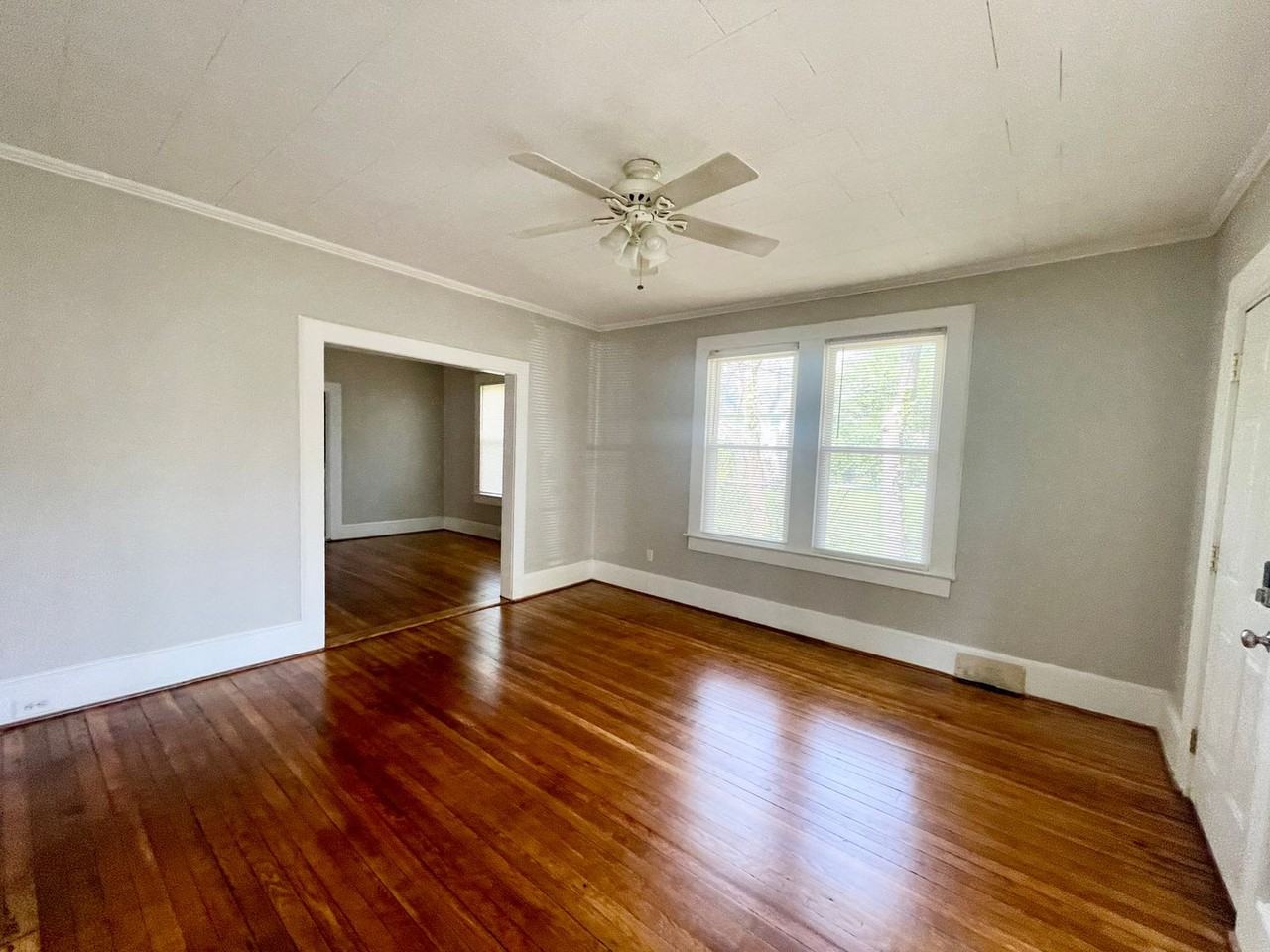 1504 Charlton St - Photo 5 of 24