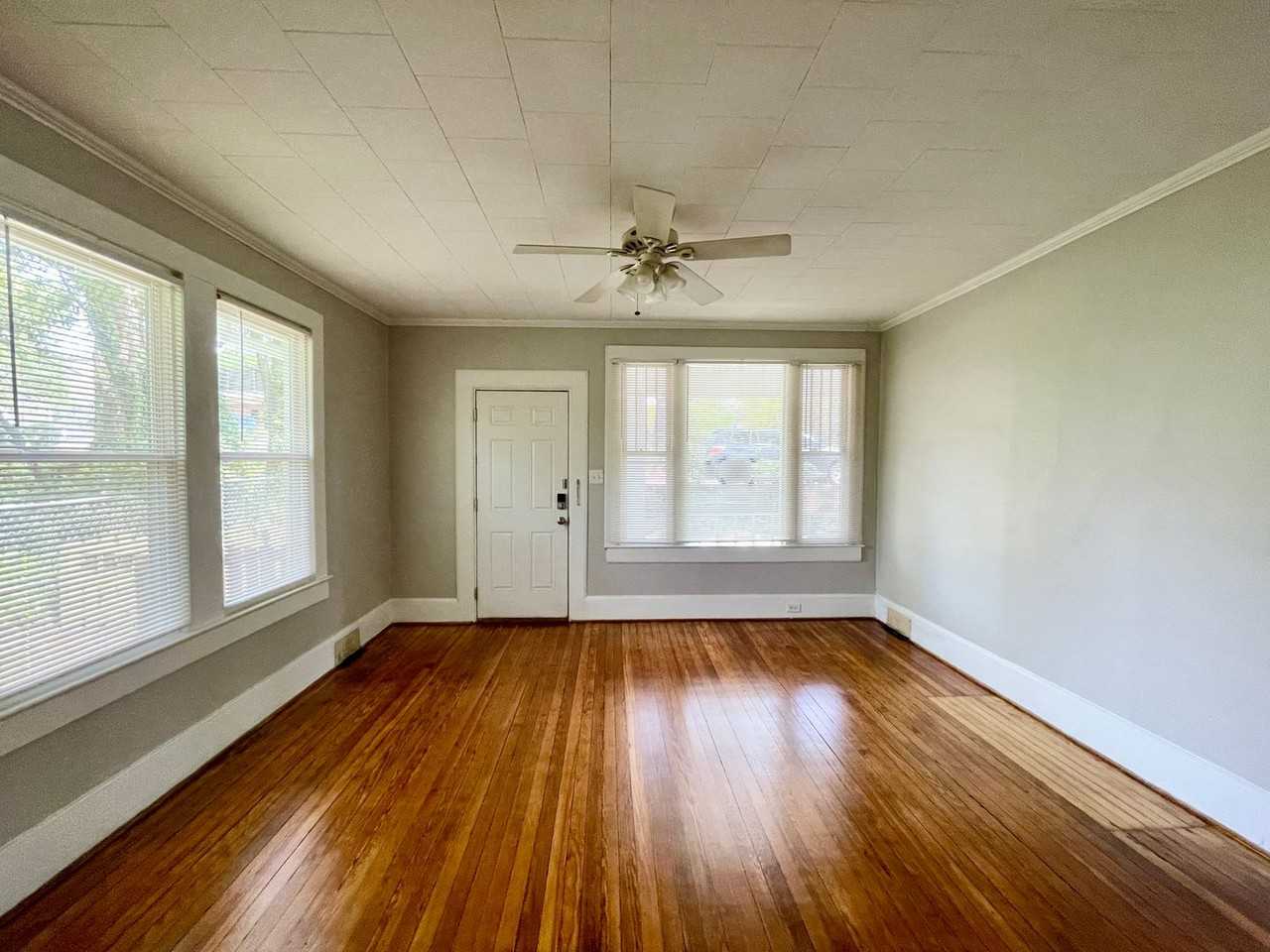 1504 Charlton St - Photo 6 of 24