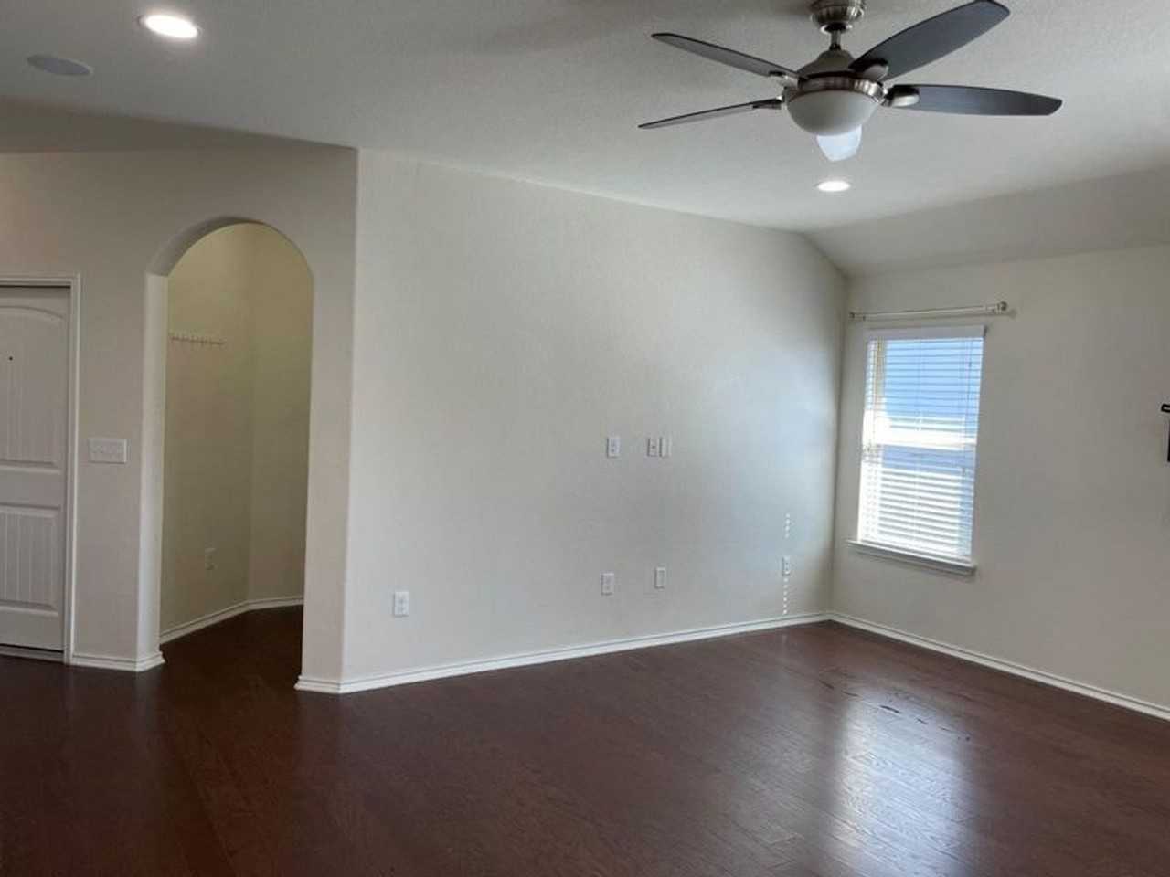 160 Painted Desert Ln - Photo 3 of 29