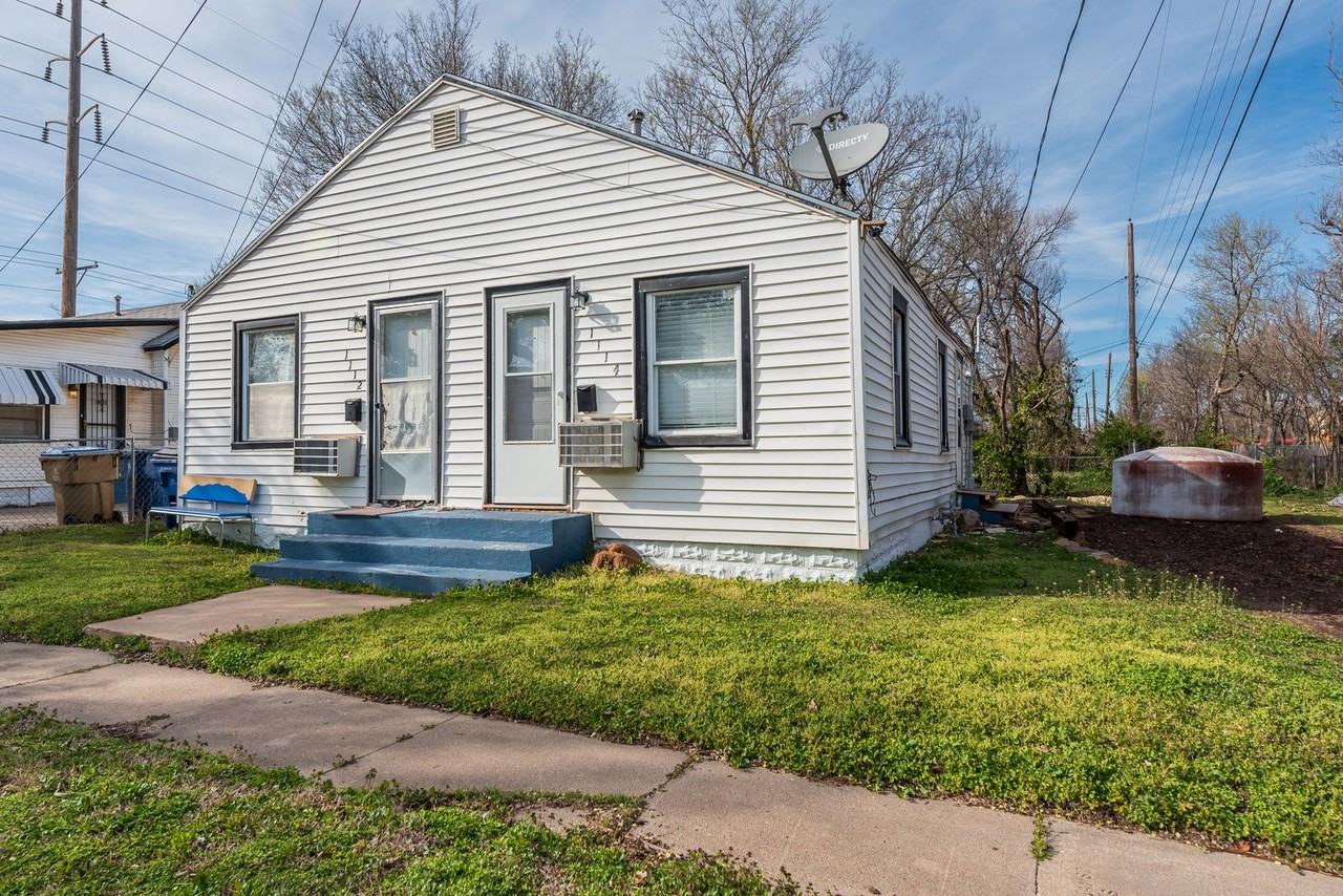 1112 E 8th St N - Photo 2 of 14