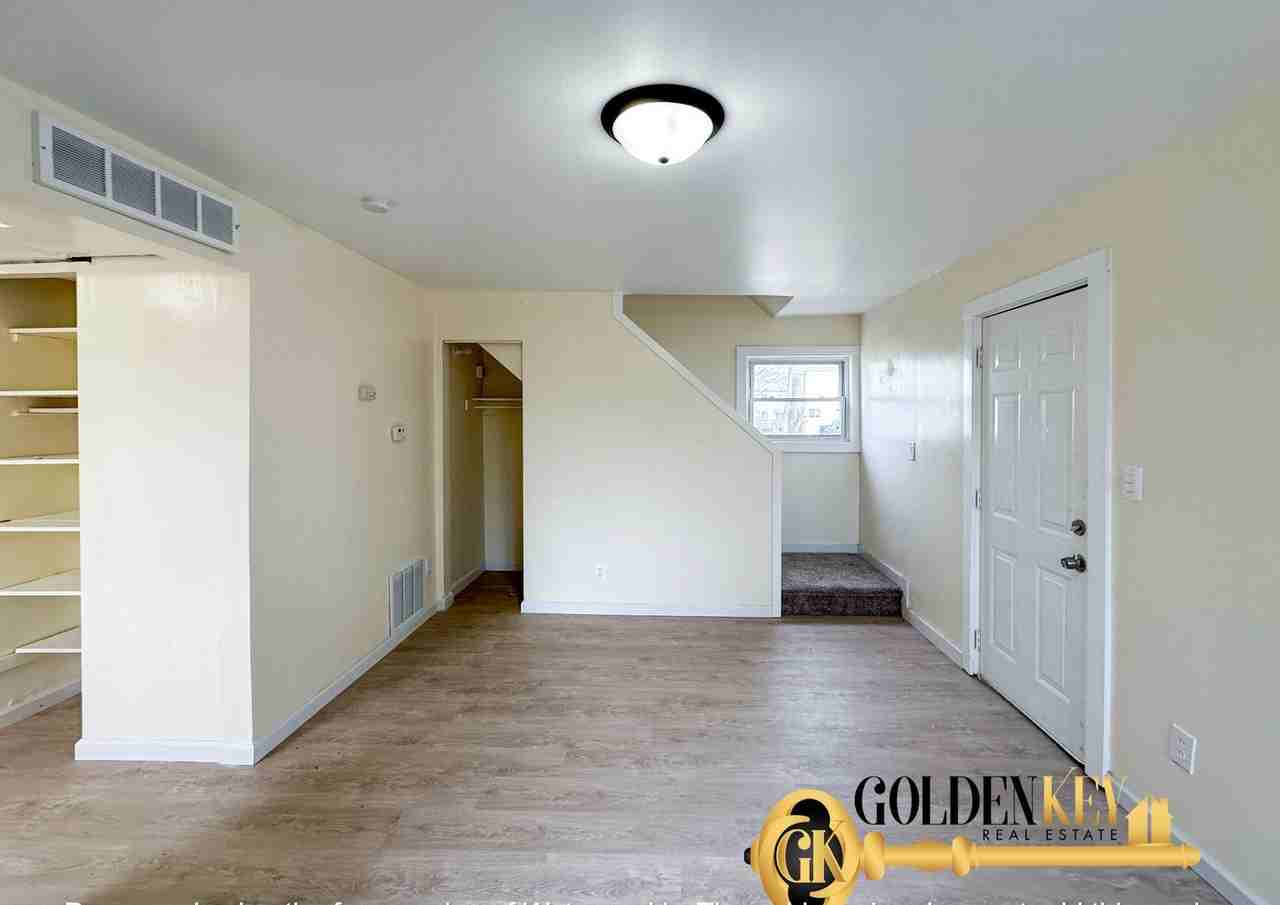 32606 - 32608 Montcalm St, Westland, MI 48186 - Photo 3 of 18