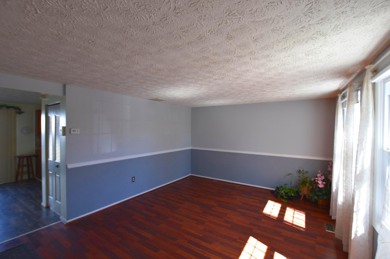 1304 Elm Grove Cir - Photo 3 of 24