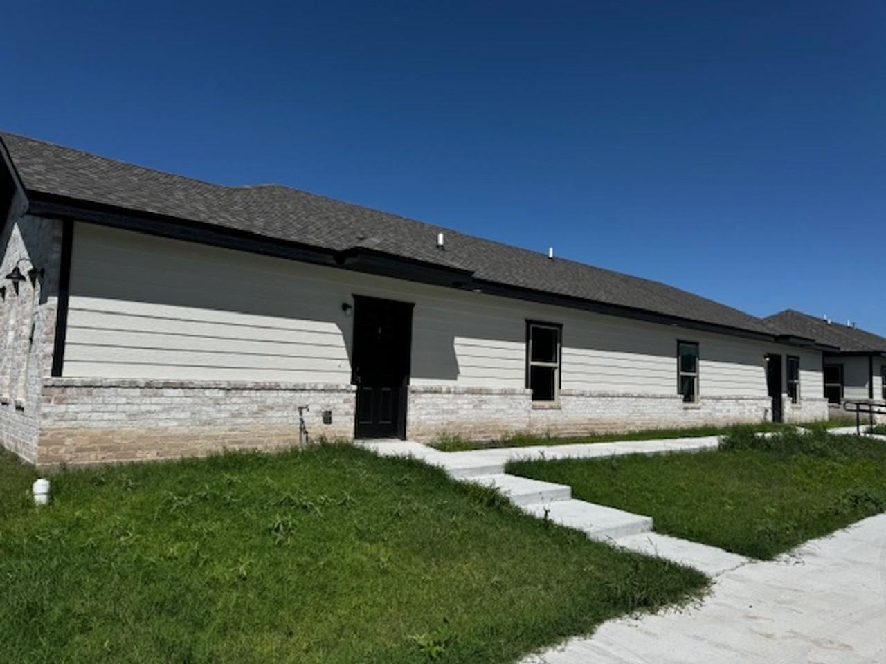 1521 W St Francis Ave - Photo 2 of 12