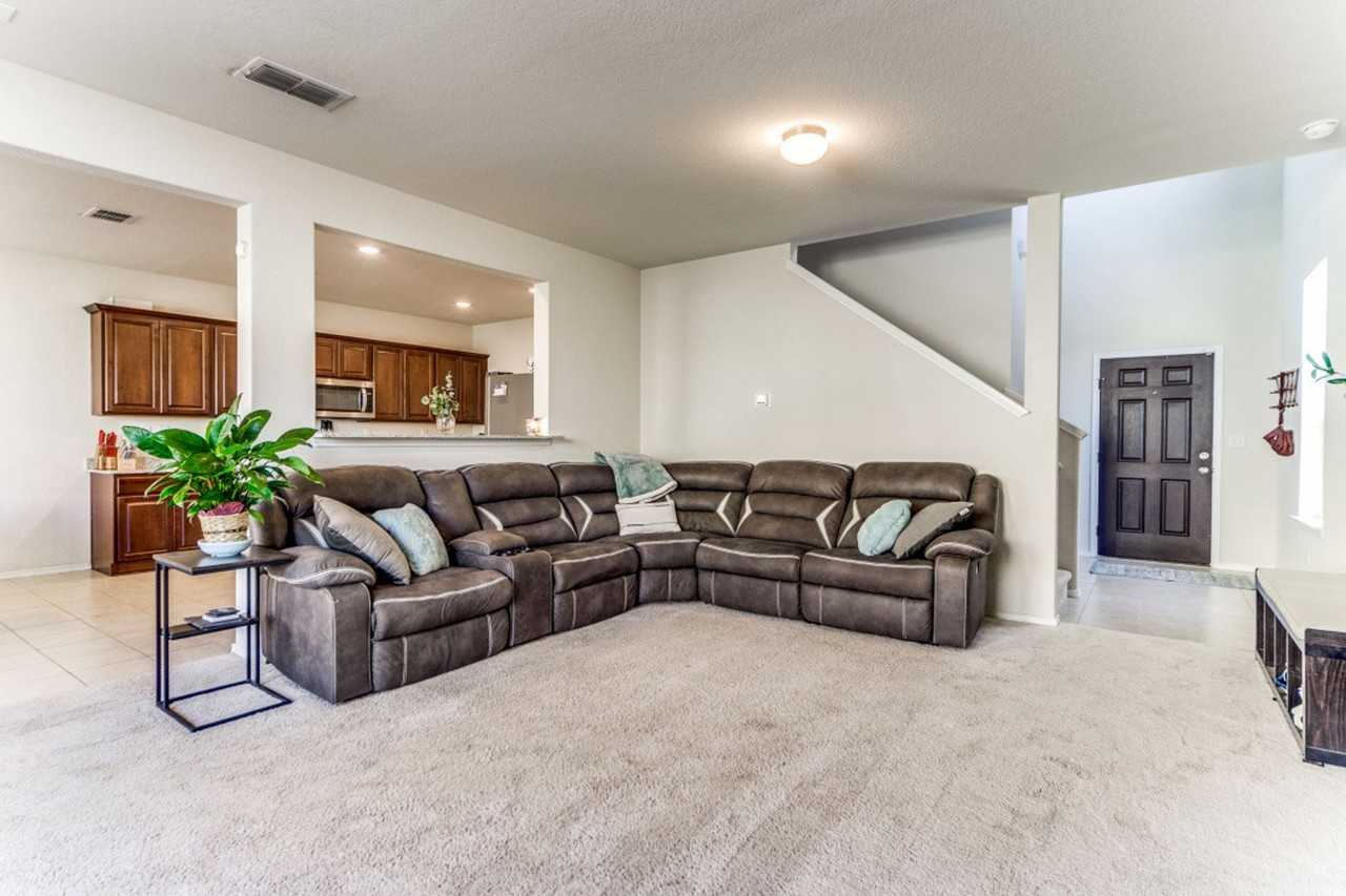 10331 Braunig - Photo 3 of 15