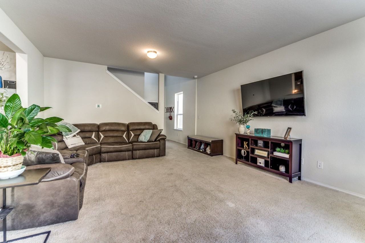 10331 Braunig - Photo 4 of 15