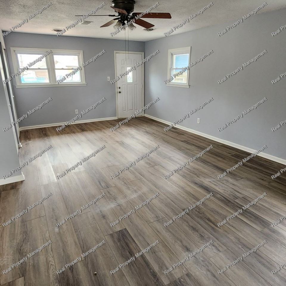 6271 Oregon St - Photo 2 of 13