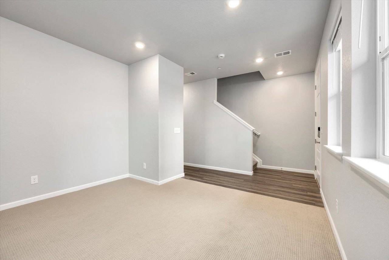 7030 Cumbria Ct - Photo 5 of 27