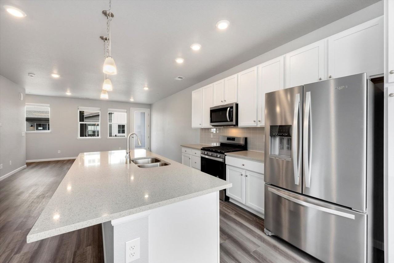 7030 Cumbria Ct - Photo 7 of 27