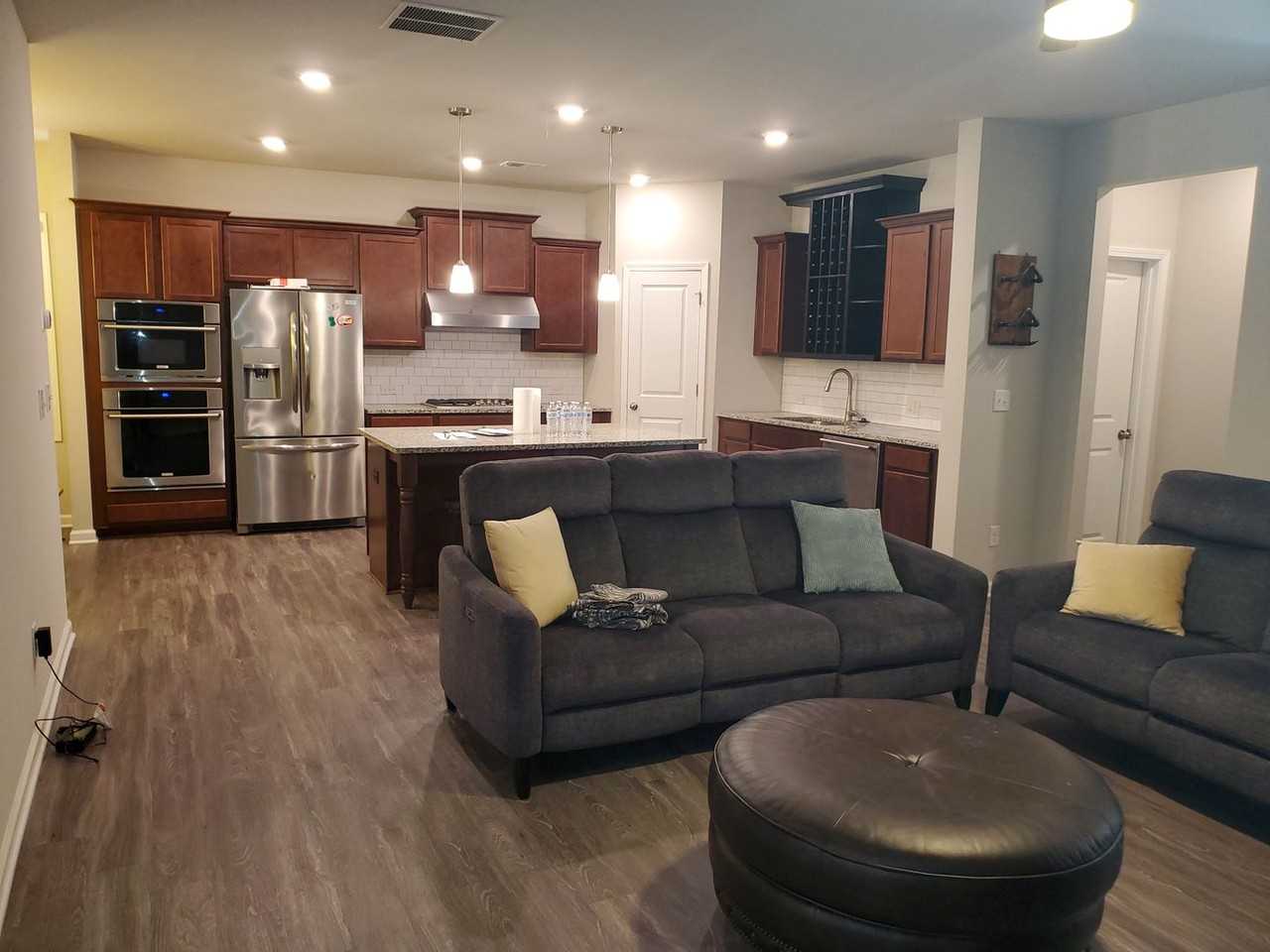 3216 Baylor Cir - Photo 2 of 10