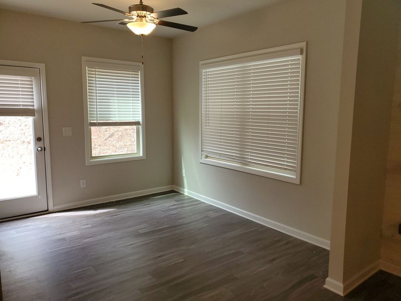 3216 Baylor Cir - Photo 4 of 10