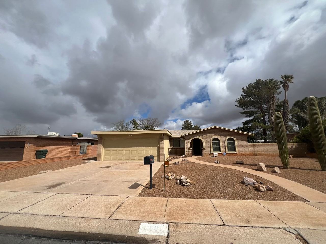 501 Suffolk Dr - Photo 3 of 20