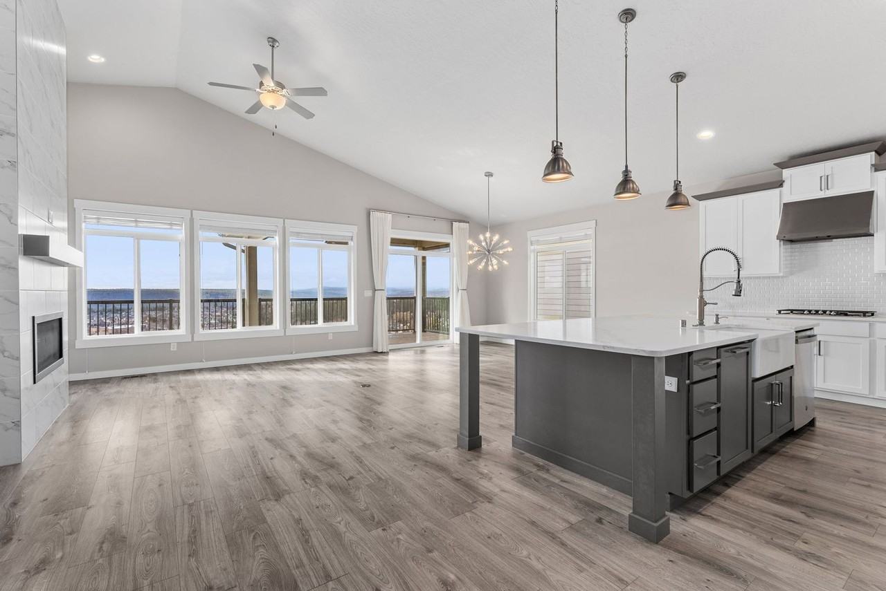 4740 W Derek Ave - Photo 4 of 48