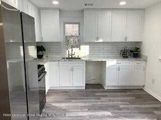 548 E Arverne Ave - Photo 2 of 23