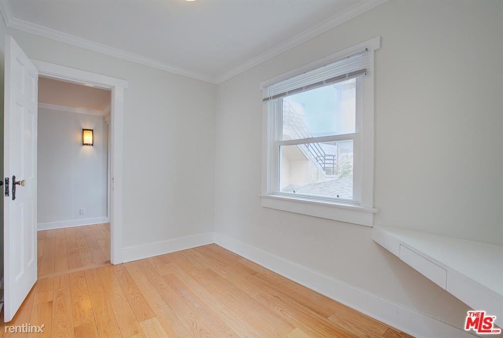 426 Rialto Ave #B - Photo 2 of 13