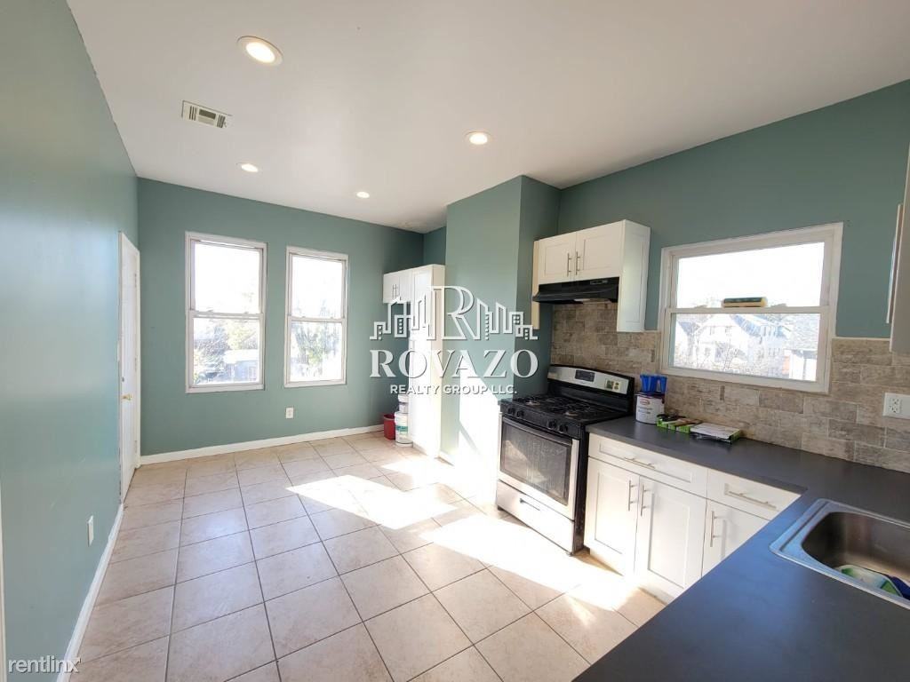 356 6th Ave W - Photo 2 of 8