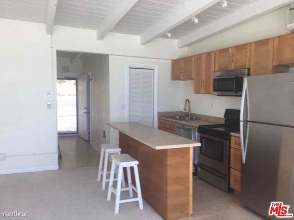 20322 Pacific Coast Hwy - Photo 2 of 10