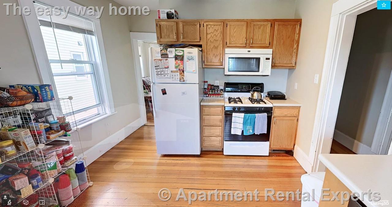 101 Heath St #3 - Photo 4 of 13