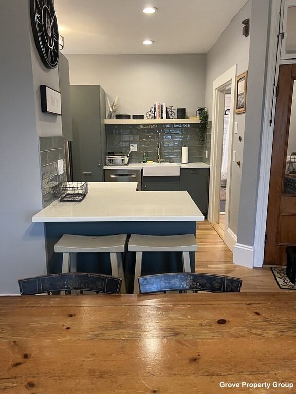 43 Robinson St #3 - Photo 2 of 20