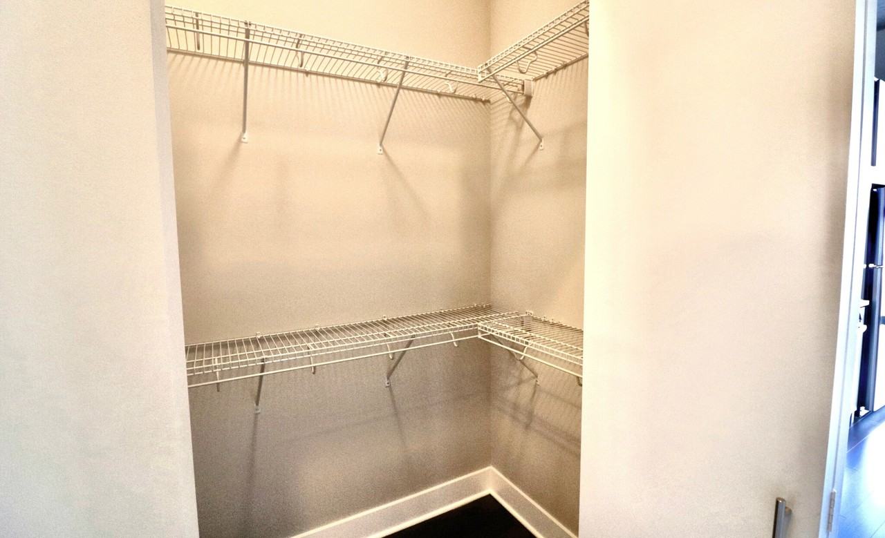 850 S Clark St - Photo 7 of 29