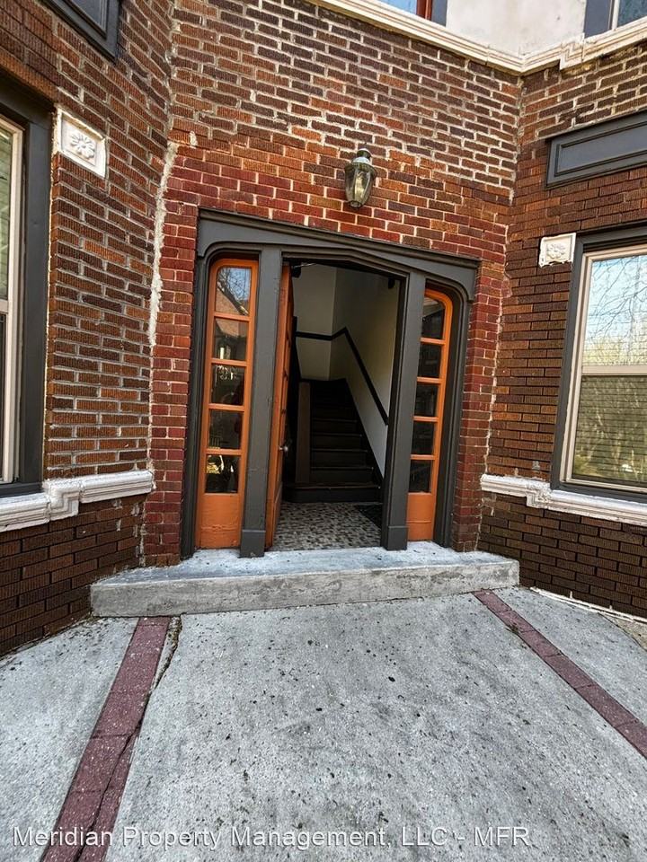 2153 Washington Ave - Photo 3 of 20