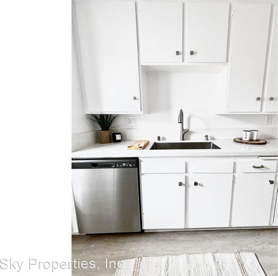 7356 Corbin Ave - Photo 3 of 15