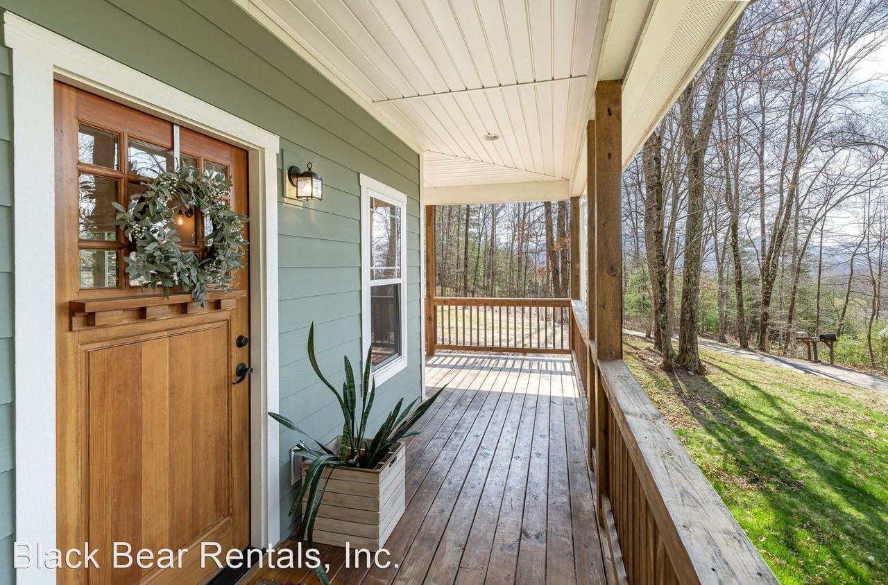 149 Kirkwood Dr - Photo 2 of 36