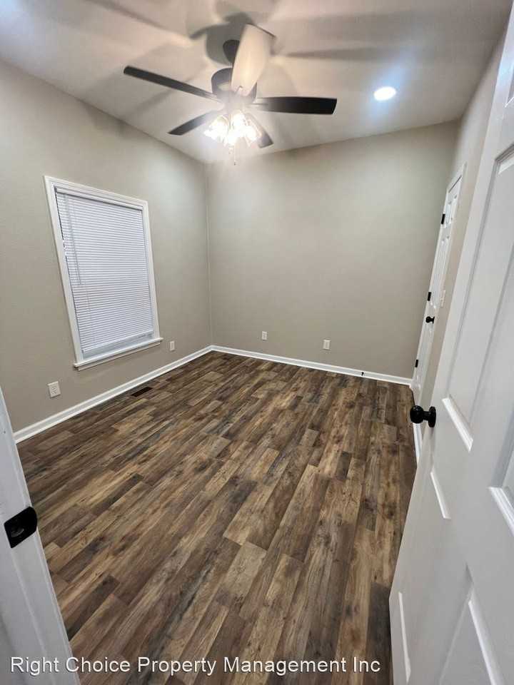 213 Benton St - Photo 3 of 13